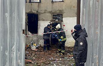 Tekirdağ'da yanan metruk binadan 2 erkek cesedi çıkarıldı