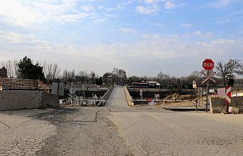 Edirne'de Tunca Köprüsü hızlı tren çalışmaları nedeniyle geçici olarak trafiğe kapatıldı