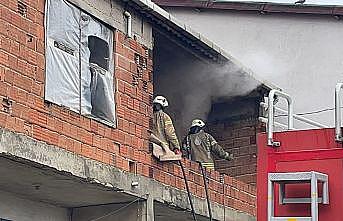 Sultanbeyli'de binada çıkan yangın söndürüldü