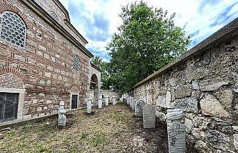 Osmanlı dönemi mezarlıkları ve hazireleri aslına uygun onarılıyor