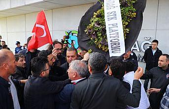 Tekirdağ'da STK'ler belediyenin depremzedelerin konaklamalarına son verme kararını protesto etti