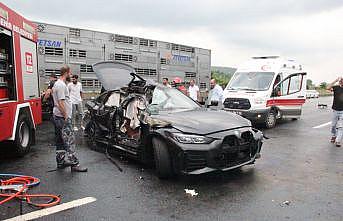 Kuzey Marmara Otoyolu'nda zincirleme kazada öğretim üyesi öldü, 2 kişi yaralandı