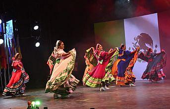 Bursa'da “35. Uluslararası Altın Karagöz Halk Dansları Yarışması“ başladı