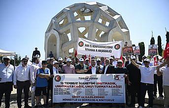 HAK-İŞ İstanbul'dan 15 Temmuz Şehitler Makamı'na ziyaret