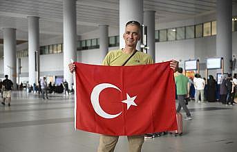 Türk dağcı Tunç Fındık yurda döndü