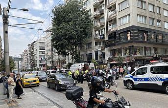 Bursa'da otomobilin çaptığı polis yaralandı