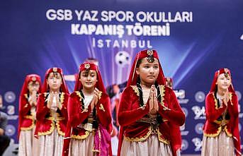 Bakan Bak, İstanbul GSB Yaz Spor Okulları kapanış törenine katıldı: