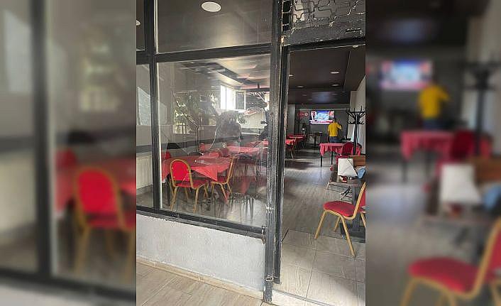 Beykoz'da kahvehanede darbedilen 4 kişi tabancayla yaralandı