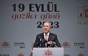 TBMM Milli Savunma Komisyonu Başkanı Akar, İstanbul'da Gaziler Günü etkinliğinde konuştu
