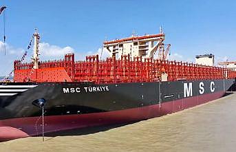 Dünyanın en büyük konteyner gemilerinden birine “Türkiye“ adı verildi