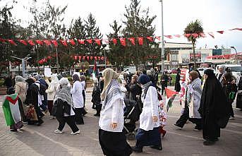 Sakarya'da hekimler ve sağlık çalışanları Gazze için “sessiz yürüyüş“ gerçekleştirdi