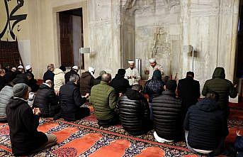 Trakya'daki camilerde şehitler için dua edildi