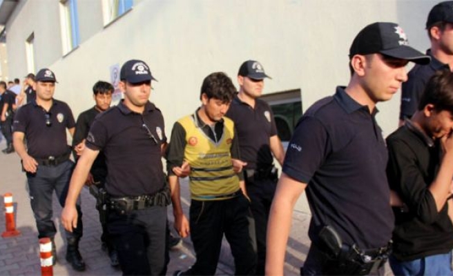 15 kişilik minibüsten 25 kaçak göçmen çıktı