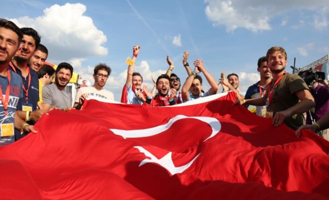 marathon Avrupa'da Uludağ Üniversitesi Takımı birinci oldu