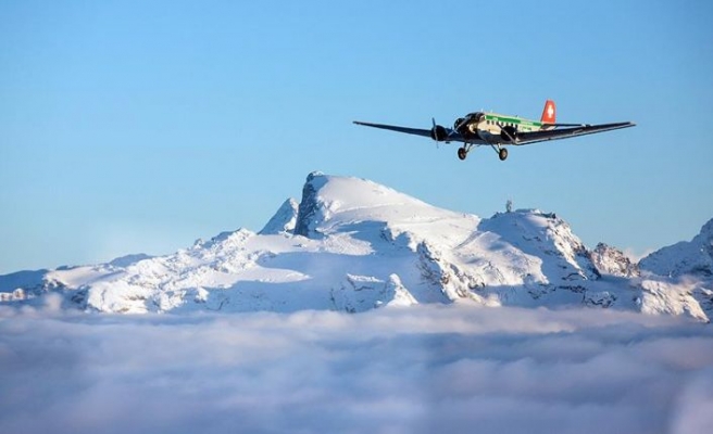 İsviçre'de Alp Dağlarında uçak düştü: 20 ölü
