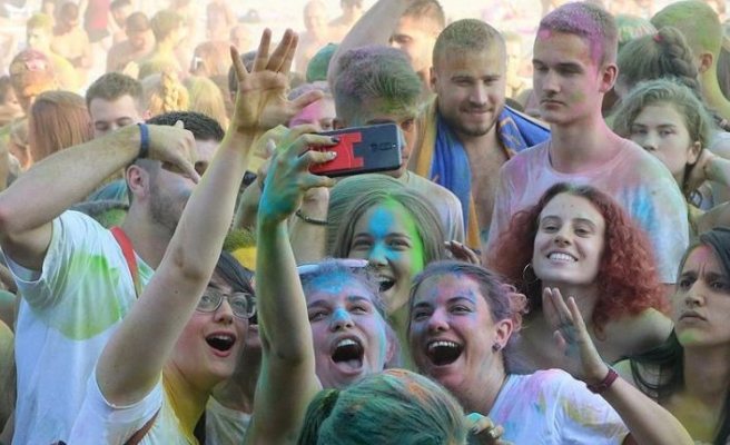 Sırbistan'da renk festivali düzenlendi