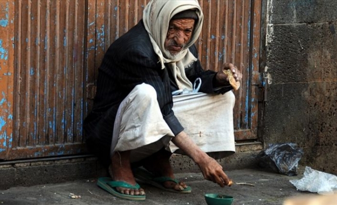 'Yemen'de insanlar kıtlıktan ot yemeye başladı'