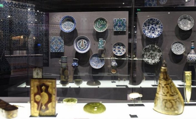 Dünyanın en büyük koleksiyonlarından İslam Sanat Eserleri Louvre'da sergileniyor