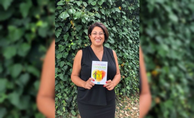 Ebru Demirhan'dan Yeni Kitap : ''Çocuğumla Beraber İyileşiyorum''
