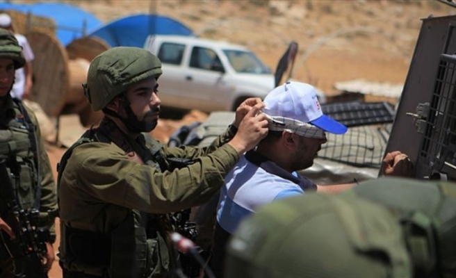 İsrail askerleri 19 Filistinliyi gözaltına aldı