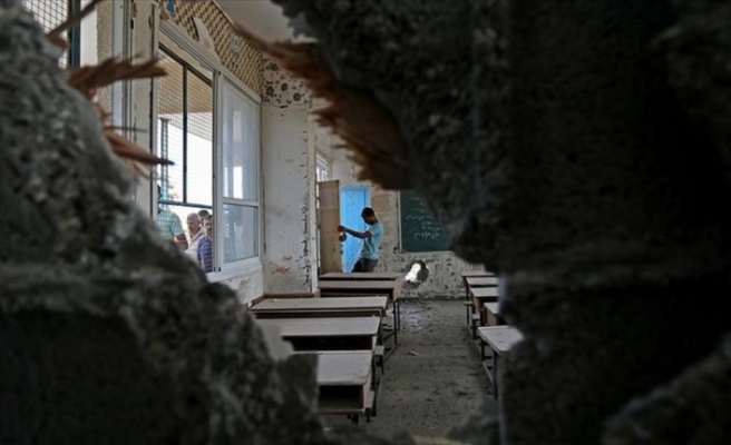 İsrail'den Filistin okuluna 'gazlı' saldırı