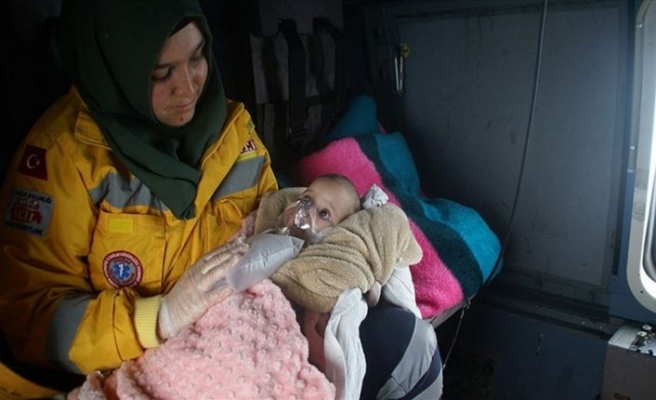 Askeri helikopter Zehra bebek için havalandı