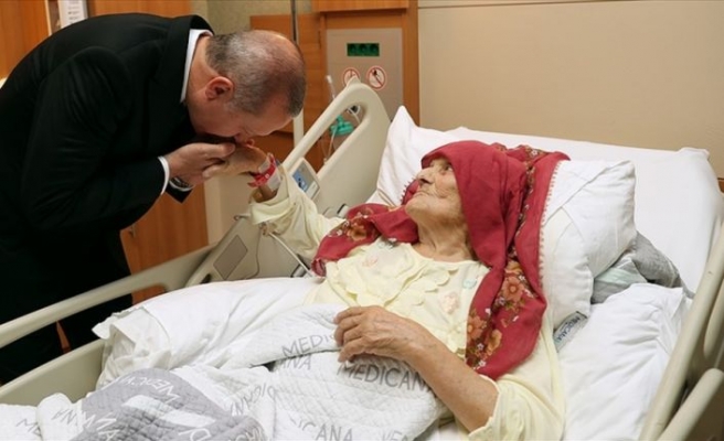 Cumhurbaşkanı Erdoğan'dan 100 yaşındaki Nazmiye Balcı'ya ziyaret