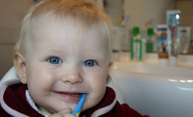 Doç. Dr. Altun: Diş bakımı bebeklikte başlamalı