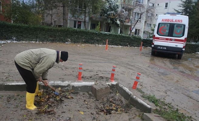Edirne'de selin ardından temizlik çalışmaları başladı