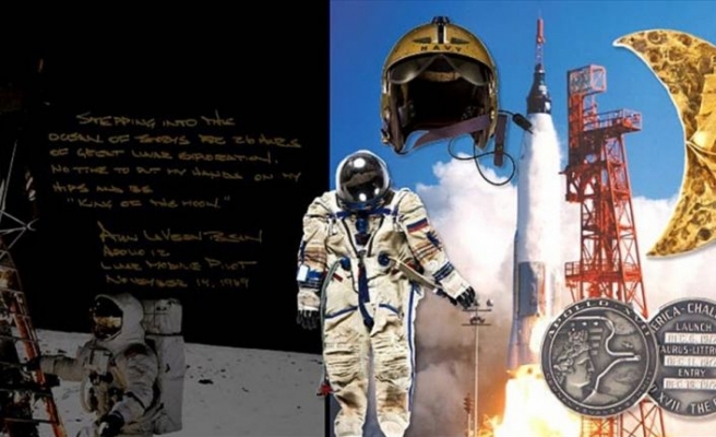 Neil Armstrong'un eşyaları 7,4 milyon dolara satıldı