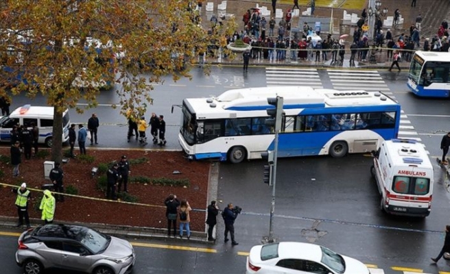 Ankara'da belediye otobüsü yayalara çarptı