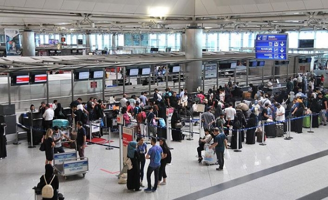 Hava yolu yolcu sayısı 11 ayda 197 milyona yaklaştı