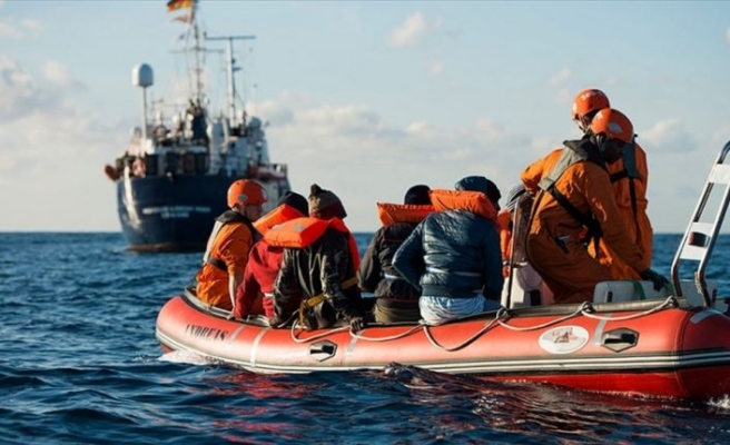 Akdeniz'de 19 gündür bekleyen düzensiz göçmenlerin durumu çözüme kavuştu