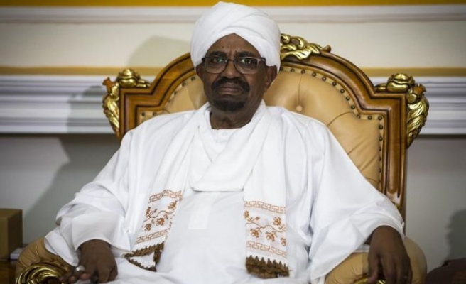 Sudan Devlet Başkanı el-Beşir: Sudan'da hükümet gösterilerle değil seçimlerle değişecek