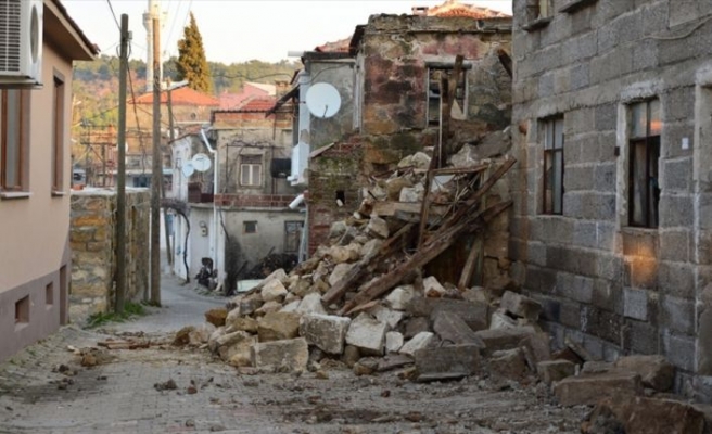 Çevre ve Şehircilik Bakanı Kurum: Ayvacık'ta 85 konut hasar gördü