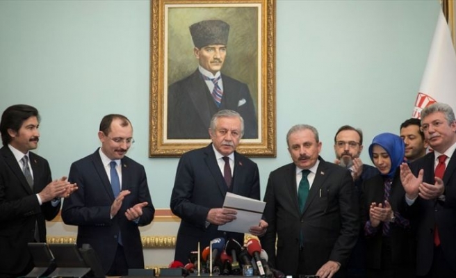 Mustafa Şentop, Meclis Başkanlığı için adaylık başvurusunu yaptı