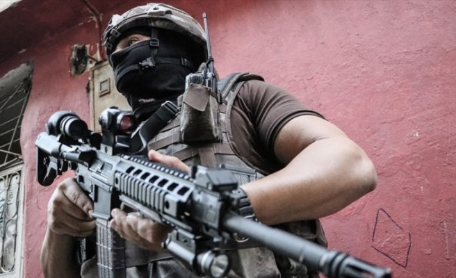 Kamu görevlilerine saldırı planı yapan terörist yakalandı