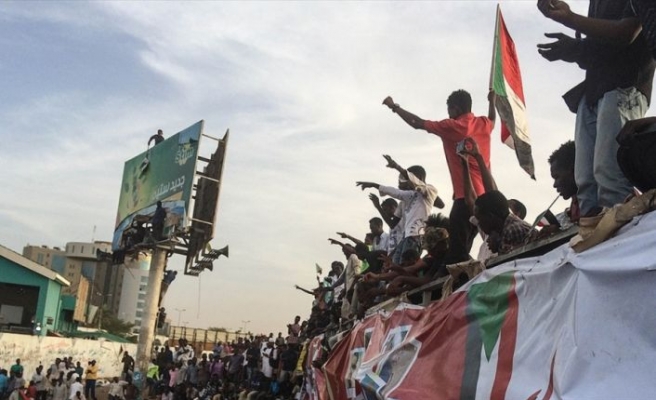 Askeri Geçiş Konseyi: Sudan'da kurulacak yeni hükümete Askeri Konsey aday göstermeyecek