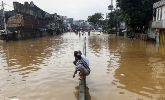 Endonezya'da sel 24 binden fazla kişiyi etkilendi