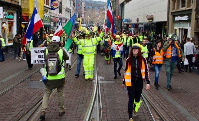 Hollanda'da sarı yelekliler 19'uncu kez hükümeti protesto etti