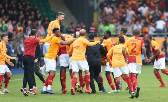 Galatasaray zorlu deplasmandan 3 puanla döndü