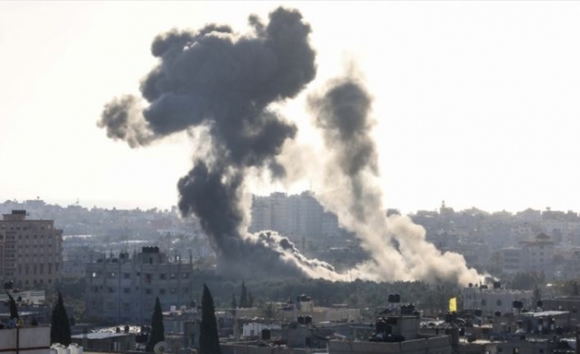 İsrail ordusu Gazze'de AA'nın ofisinin de bulunduğu binayı vurdu