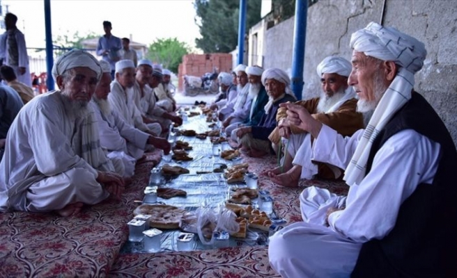 Özbek Türkleri asırlık iftar geleneğini yaşatıyor
