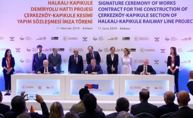 Avrupa ile yüksek standartlı demir yolu bağlantısı için imzalar atıldı
