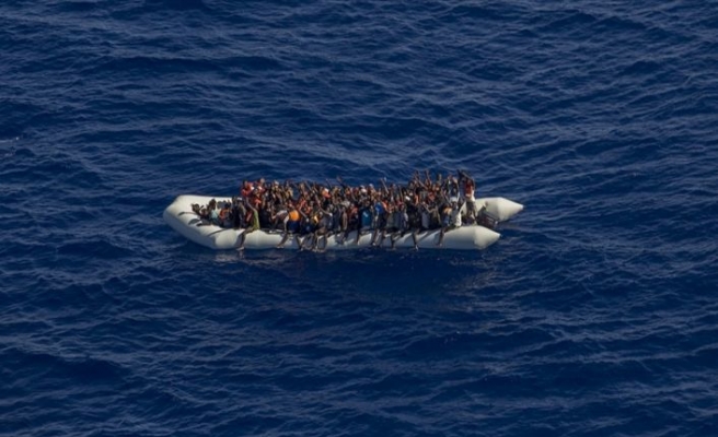 İtalya hükümeti Akdeniz'de kurtarılan düzensiz göçmenleri almıyor