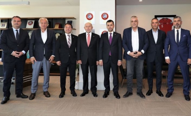 Kulüp başkanlarından Nihat Özdemir'e ziyaret