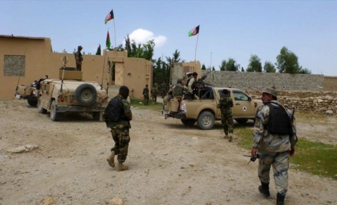 Afganistan'da hava saldırısı: 10 ölü