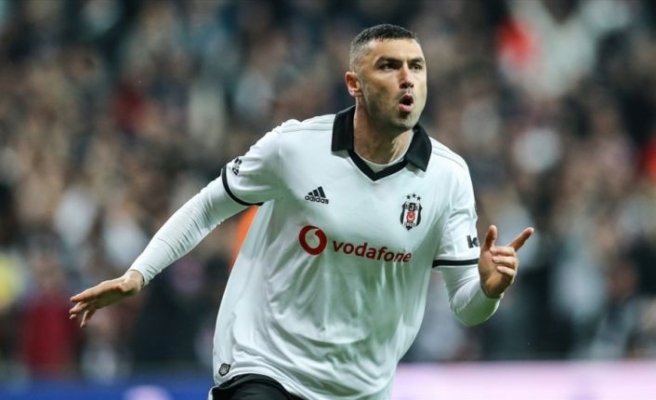 Beşiktaş'ta yeni kaptan Burak Yılmaz