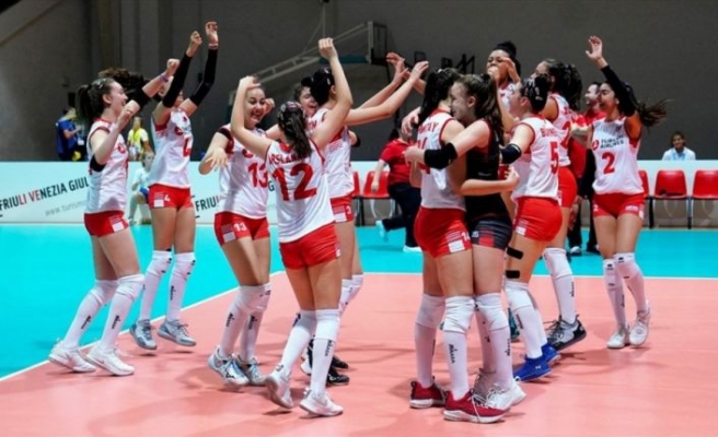 Türkiye 16 Yaş Altı Kız Voleybol Milli Takımı yarı finale yükseldi