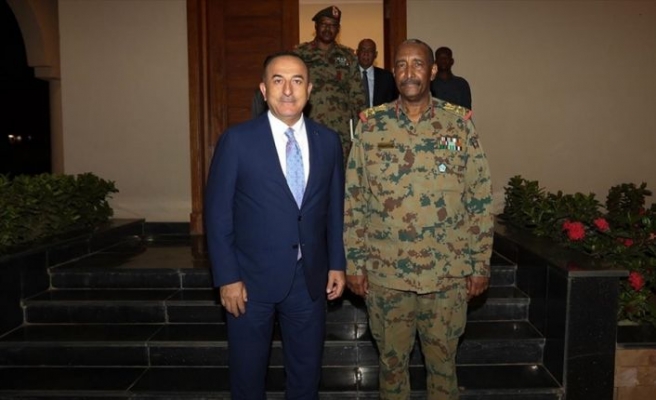 Dışişleri Bakanı Çavuşoğlu'nun Sudan Askeri Geçiş Konseyi Başkanı ile görüştü